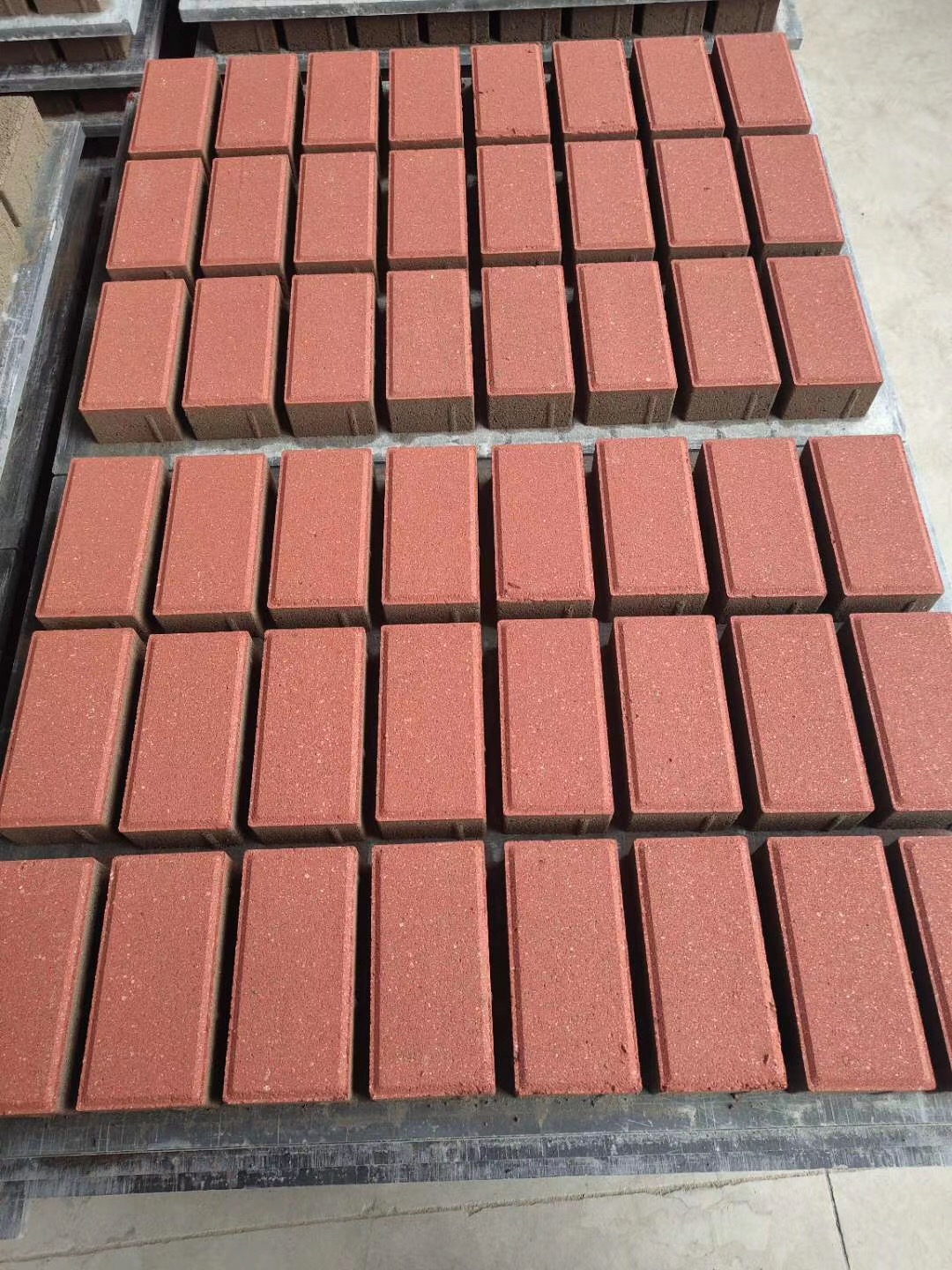 24pcs of rectangular paver 001