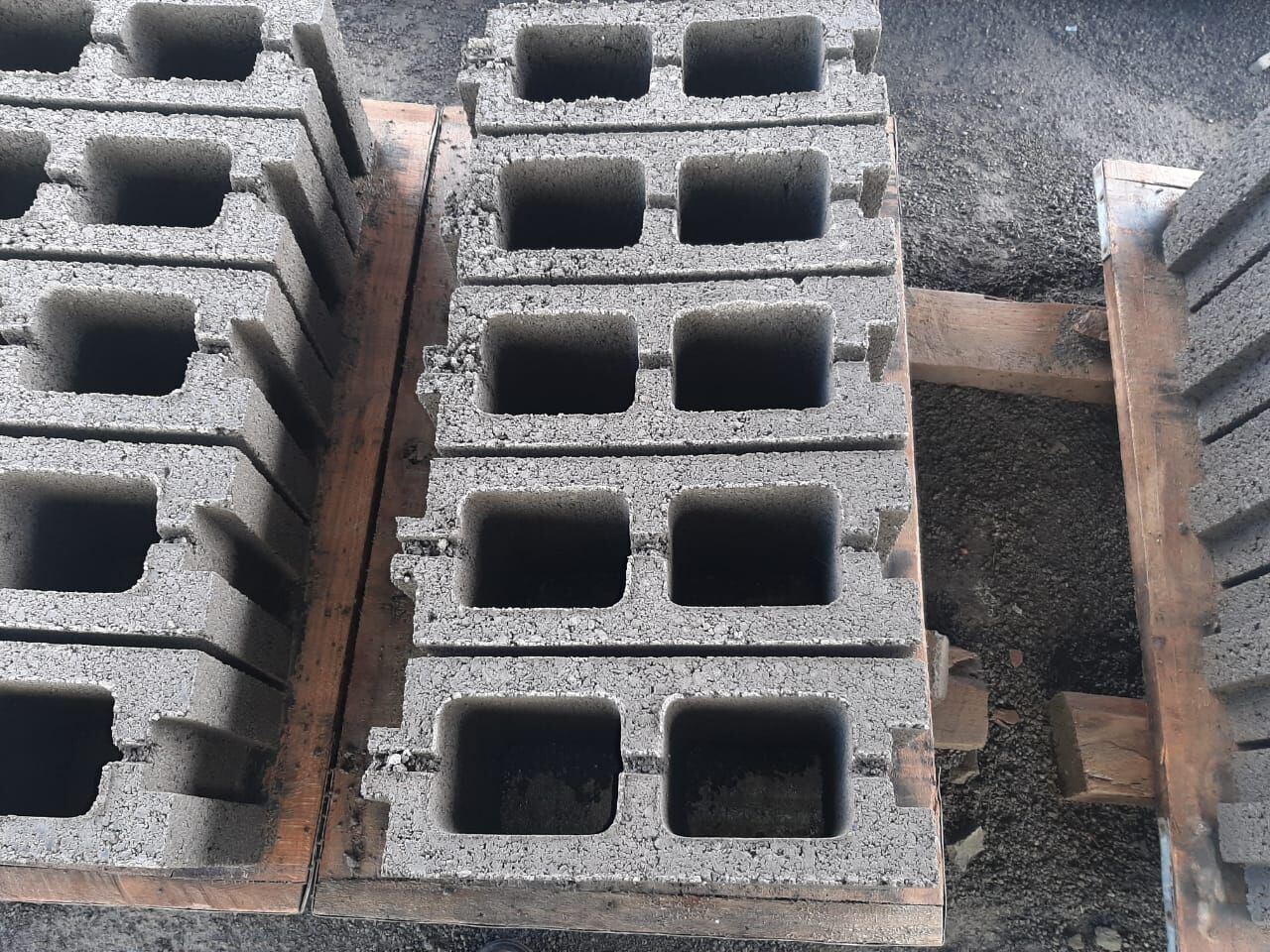 012 interlocking hollow block